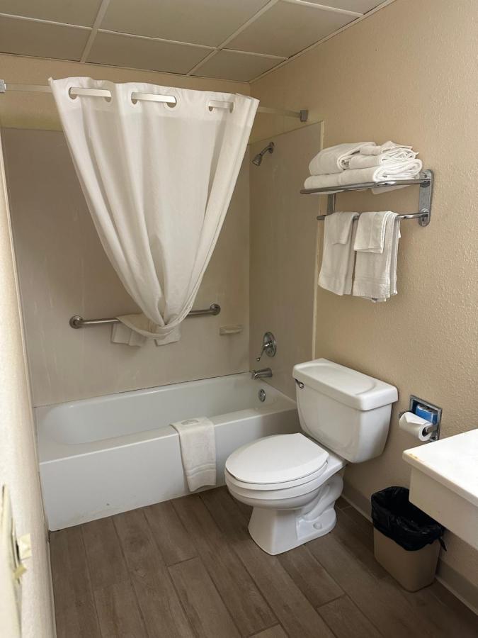 Big Bend Traveler'S Inn Great Bend 外观 照片