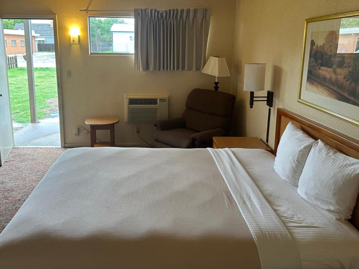 Big Bend Traveler'S Inn Great Bend 外观 照片